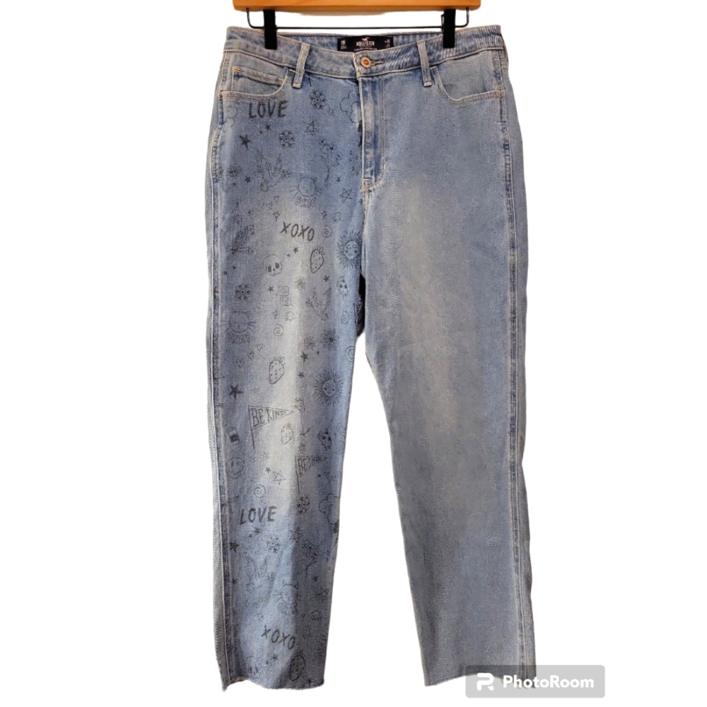 Hollister, Ultra High-Rise Mom Jean, Vintage Stretch, Women's sz 30, L- 27 Inche
